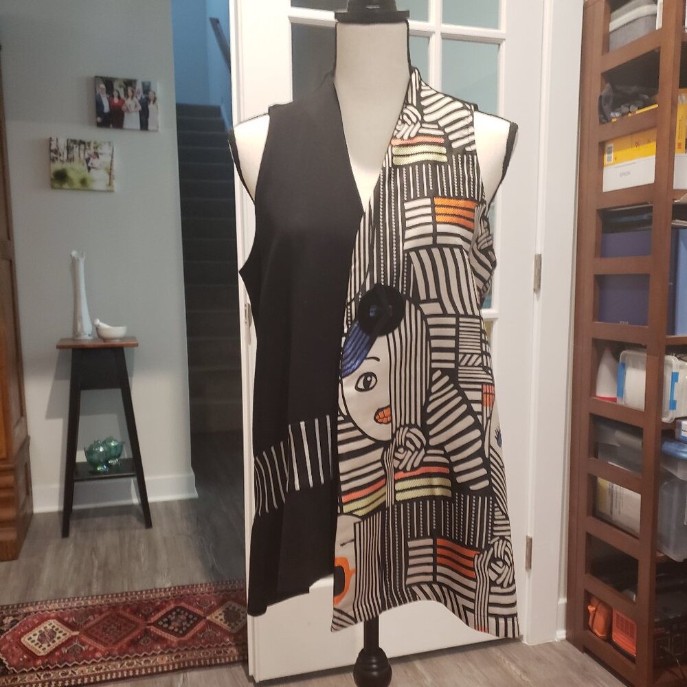 NWT Zoe by Michael Phillips of Canda Vest.  Black and white with geo design